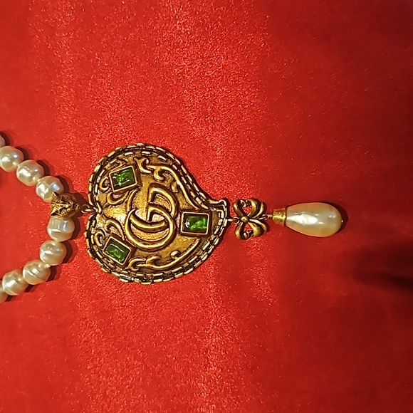 Gucci vintage carved pendant necklace - Picture 4 of 13